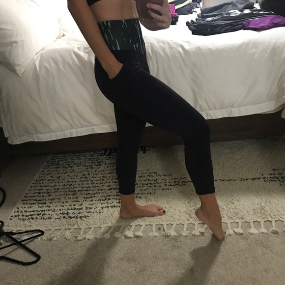 Lululemon pants - Picture 2 of 4